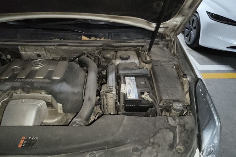 Used Cadillac XTS 2015 28T Comfort Model Engine Bay Left