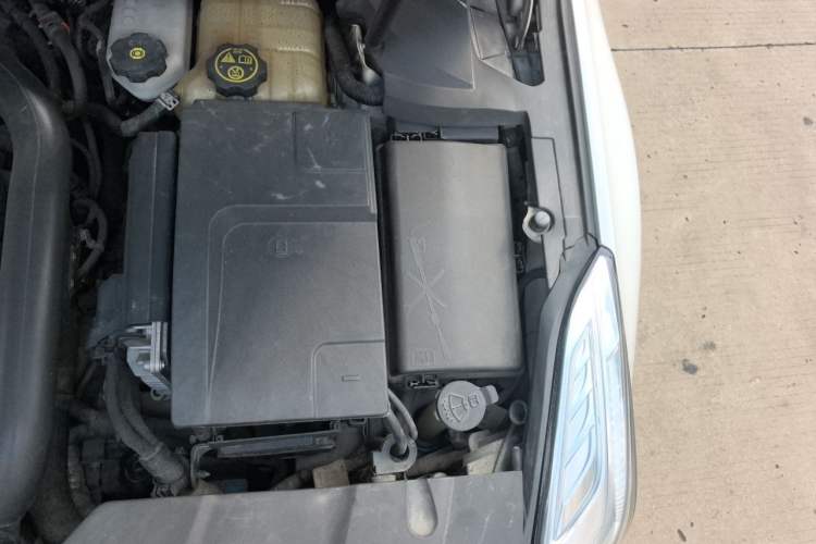 Used Cadillac XTS 2015 28T Comfort Model Engine Bay Left
