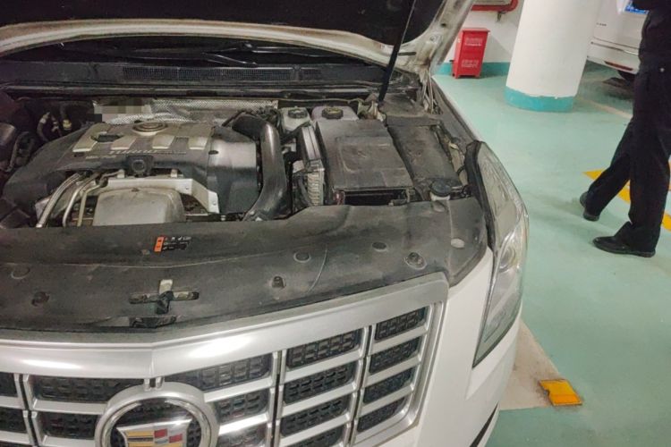 Used Cadillac XTS 2015 28T Comfort Model Engine Bay Left