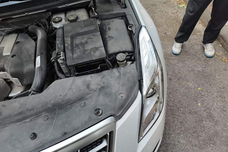 Used Cadillac XTS 2015 28T Comfort Model Engine Bay Left