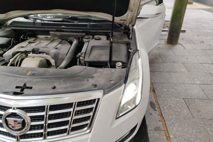 Used Cadillac XTS 2015 28T Comfort Model Engine Bay Left