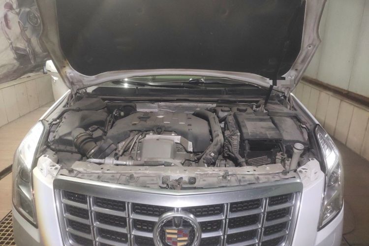 Used Cadillac XTS 2015 28T Comfort Model Engine Bay