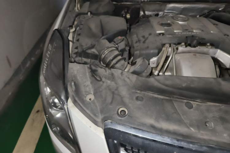 Used Cadillac XTS 2015 28T Comfort Model Engine Bay Right