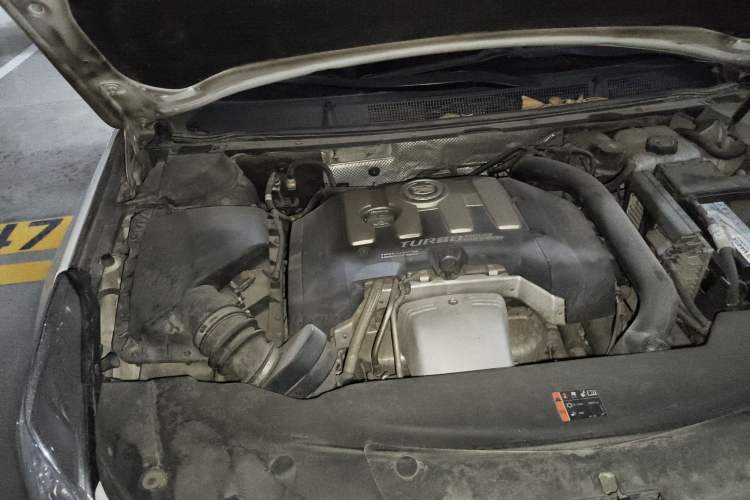 Used Cadillac XTS 2015 28T Comfort Model Engine Bay Right