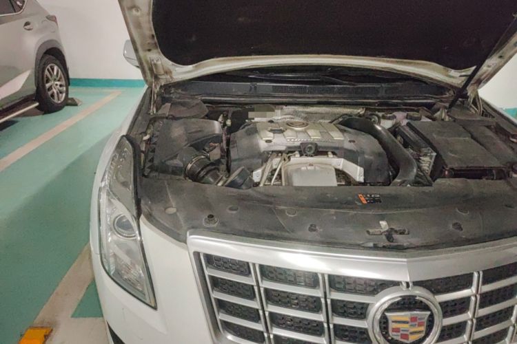 Used Cadillac XTS 2015 28T Comfort Model Engine Bay Right