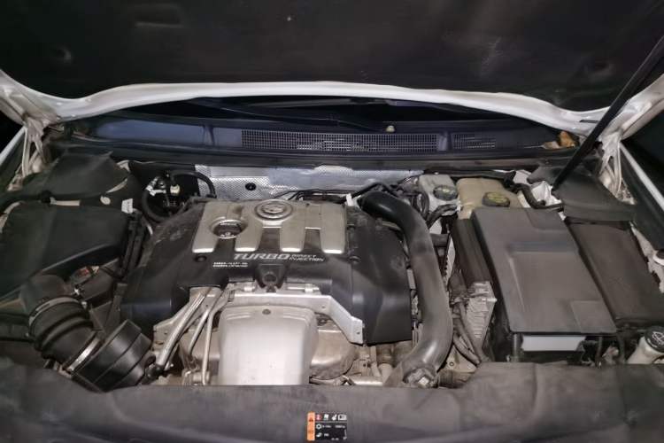 Used Cadillac XTS 2015 28T Comfort Model Engine Bay