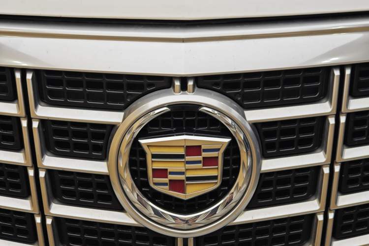 Used Cadillac XTS 2015 28T Comfort Model Exterior 11