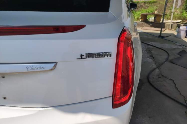 Used Cadillac XTS 2015 28T Comfort Model Exterior 3