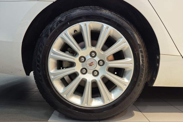 Used Cadillac XTS 2015 28T Comfort Model Exterior 3