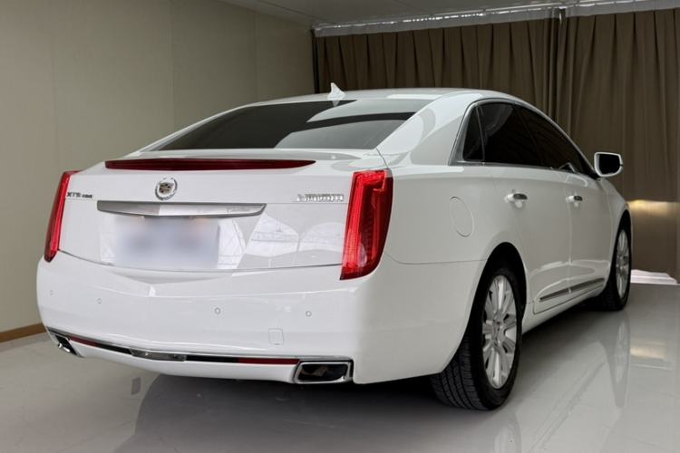 Used Cadillac XTS 2015 28T Comfort Model Exterior 4