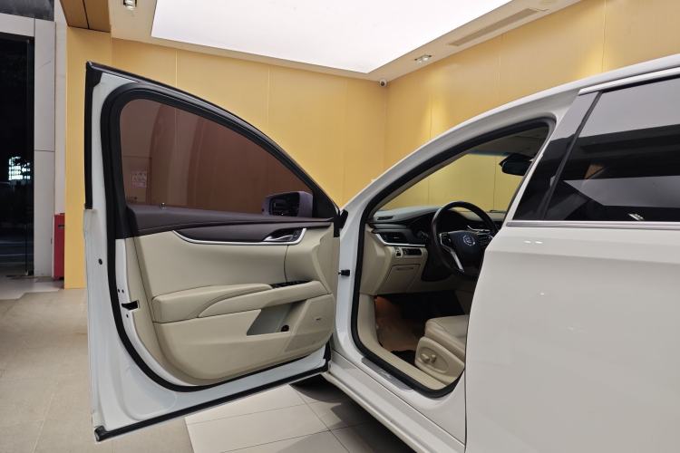 Used Cadillac XTS 2015 28T Comfort Model Exterior 7