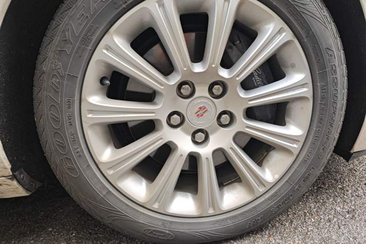 Used Cadillac XTS 2015 28T Comfort Model Exterior 7