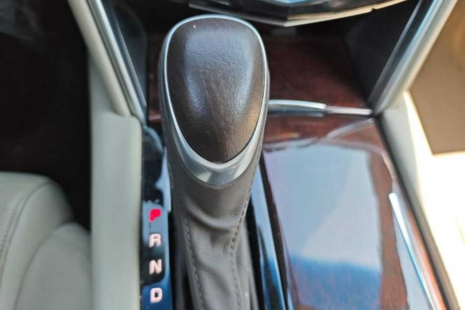 Used Cadillac XTS 2015 28T Comfort Model Gear Lever