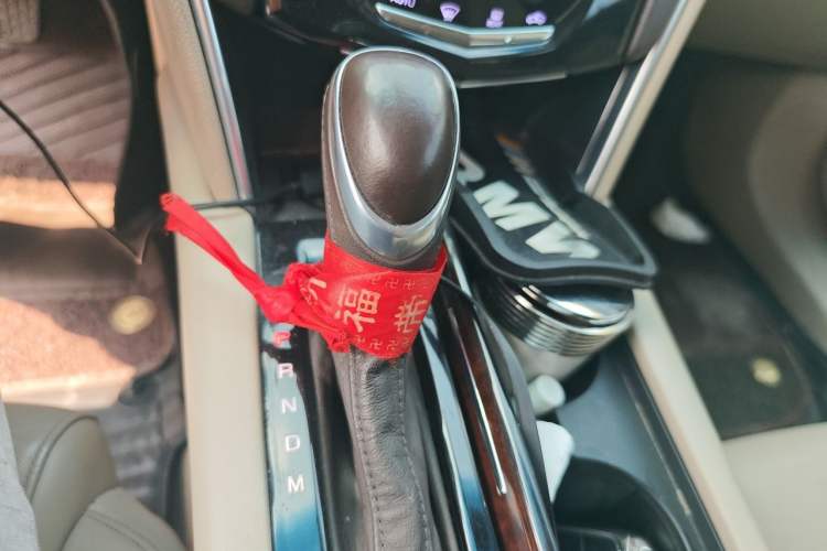Used Cadillac XTS 2015 28T Comfort Model Gear Lever
