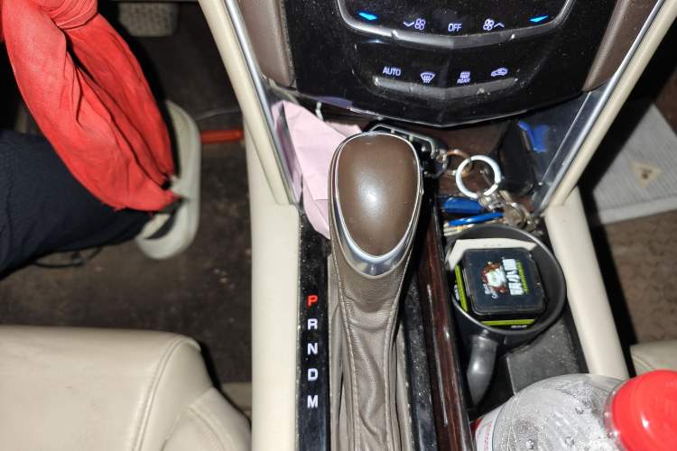 Used Cadillac XTS 2015 28T Comfort Model Gear Lever