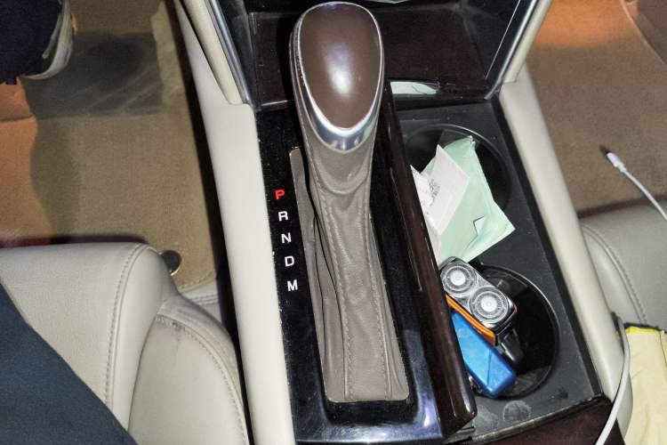 Used Cadillac XTS 2015 28T Comfort Model Gear Lever