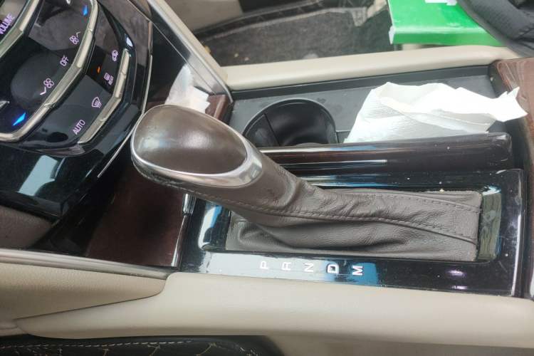 Used Cadillac XTS 2015 28T Comfort Model Gear Lever