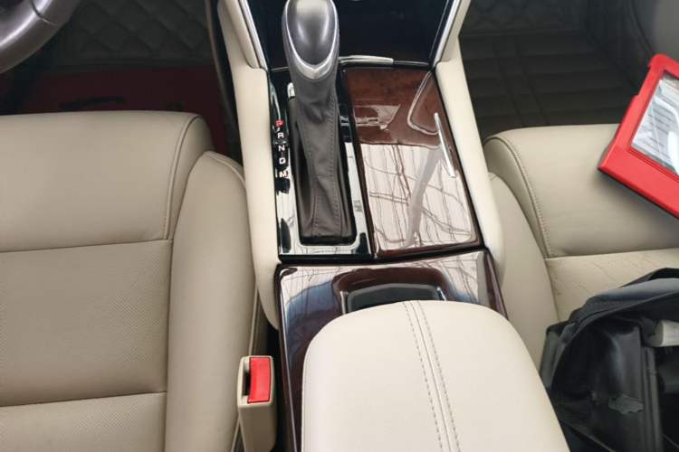 Used Cadillac XTS 2015 28T Comfort Model Gear Lever