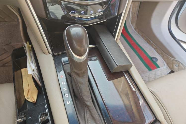 Used Cadillac XTS 2015 28T Comfort Model Gear Lever