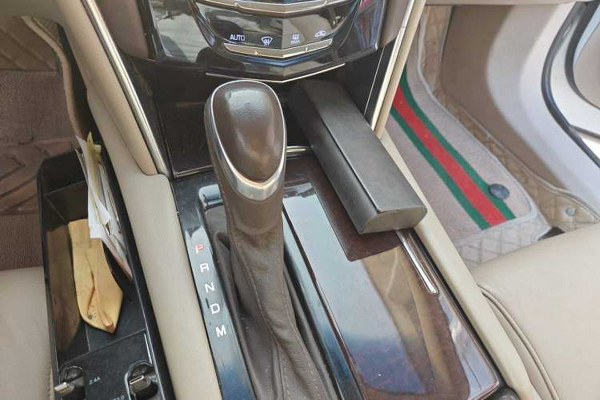 Used Cadillac XTS 2015 28T Comfort Model Gear Lever