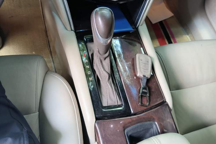 Used Cadillac XTS 2015 28T Comfort Model Gear Lever