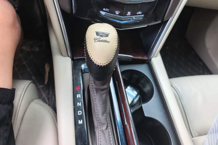 Used Cadillac XTS 2015 28T Comfort Model Gear Lever