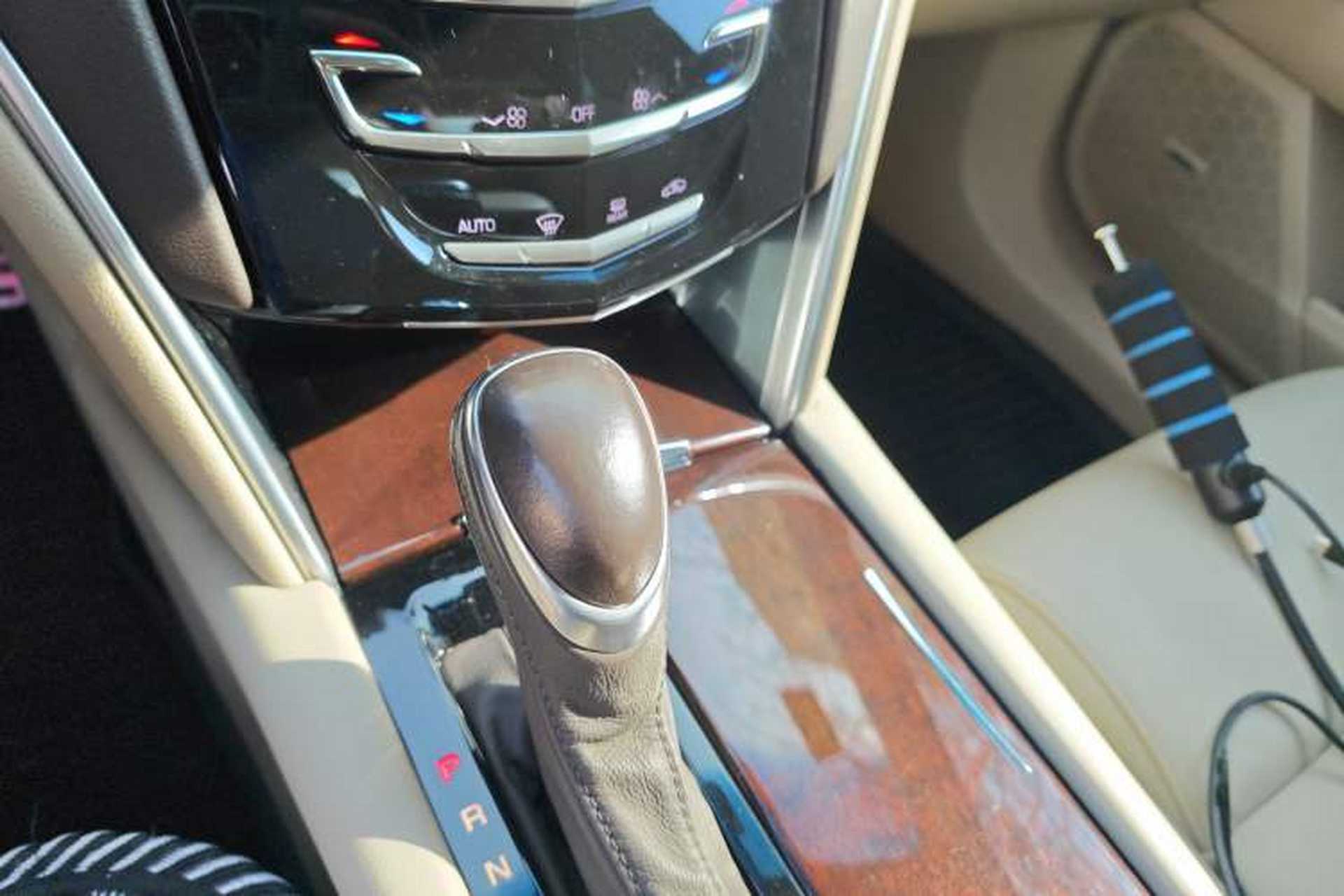Used Cadillac XTS 2015 28T Comfort Model Gear Lever