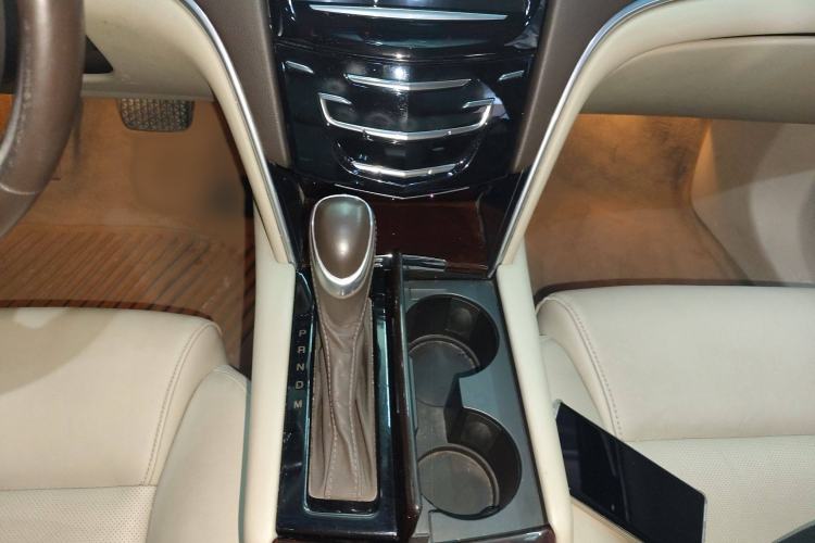 Used Cadillac XTS 2015 28T Comfort Model Gear Lever