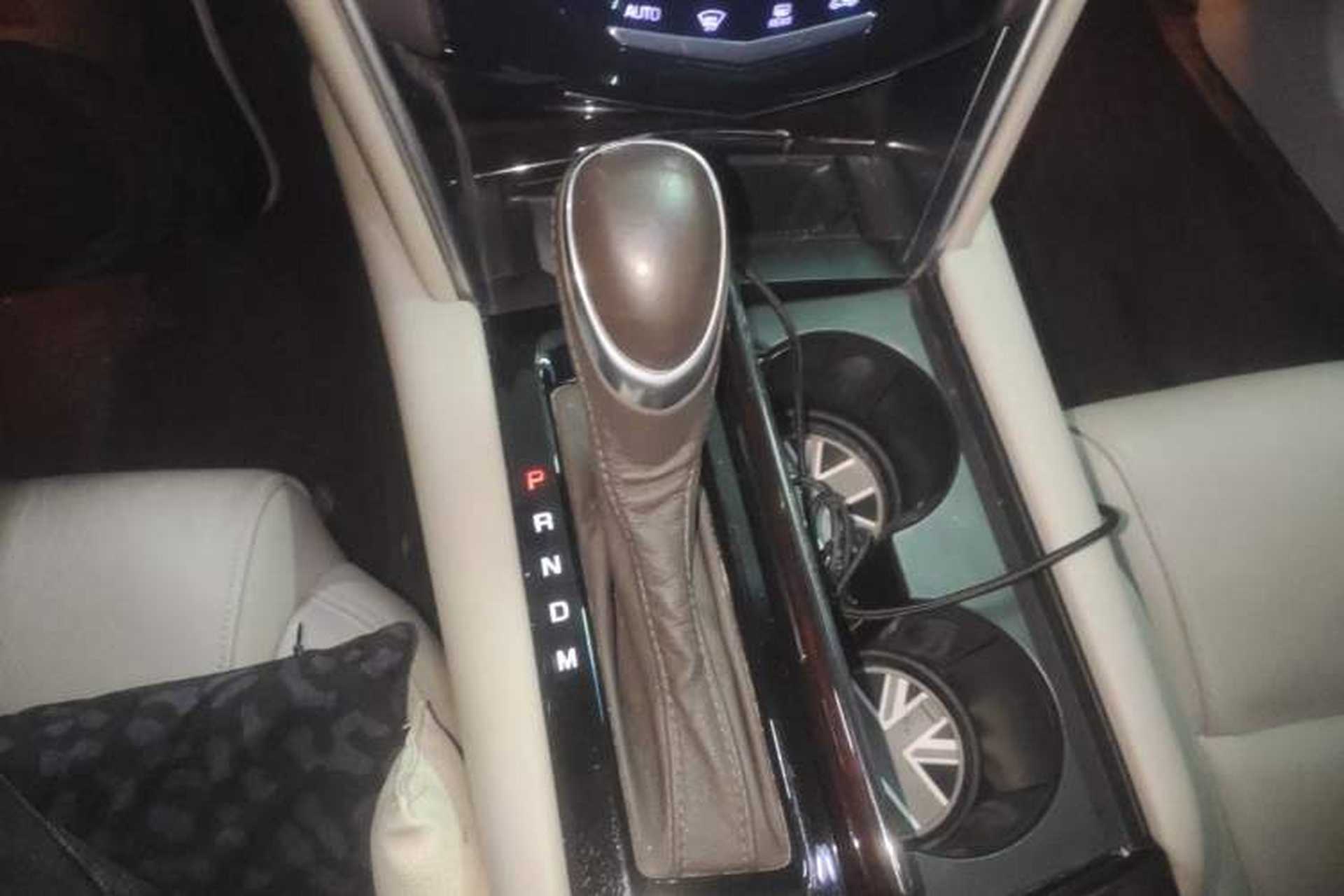 Used Cadillac XTS 2015 28T Comfort Model Gear Lever