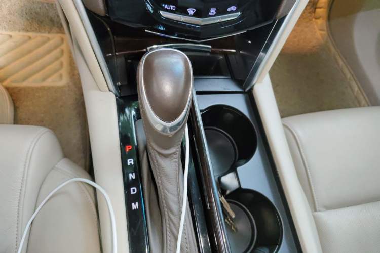 Used Cadillac XTS 2015 28T Comfort Model Gear Lever