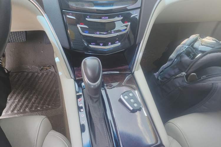 Used Cadillac XTS 2015 28T Comfort Model Gear Lever