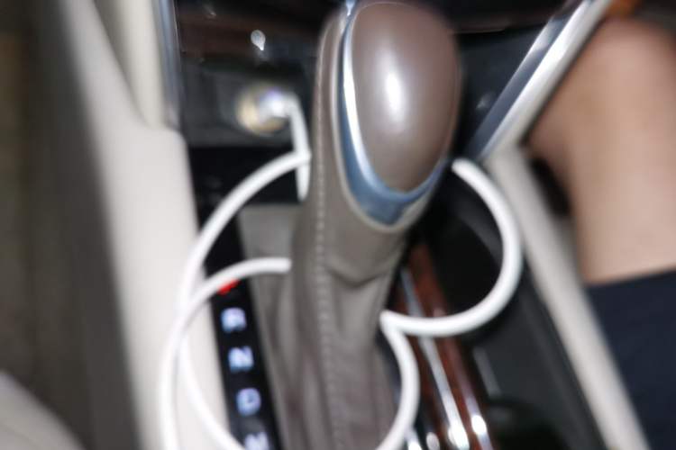 Used Cadillac XTS 2015 28T Comfort Model Gear Lever