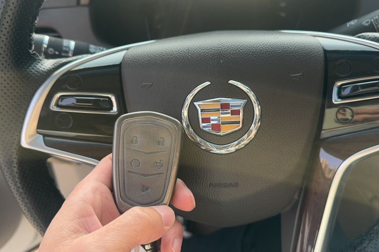 Used Cadillac XTS 2015 28T Comfort Model Interior 1
