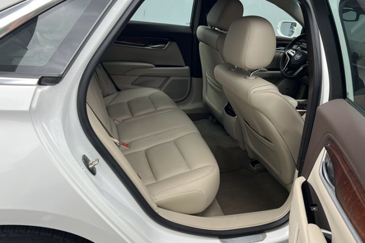 Used Cadillac XTS 2015 28T Elite Model Interior 10