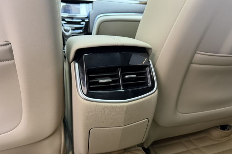 Used Cadillac XTS 2015 28T Comfort Model Interior 12