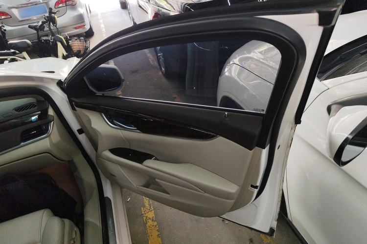 Used Cadillac XTS 2015 28T Comfort Model Interior 2
