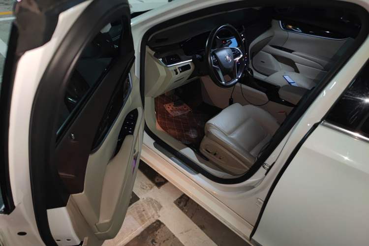 Used Cadillac XTS 2015 28T Elite Model Interior 3