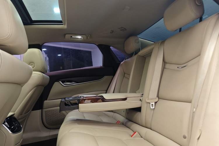 Used Cadillac XTS 2015 28T Comfort Model Interior 3