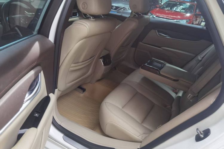 Used Cadillac XTS 2015 28T Comfort Model Interior 5