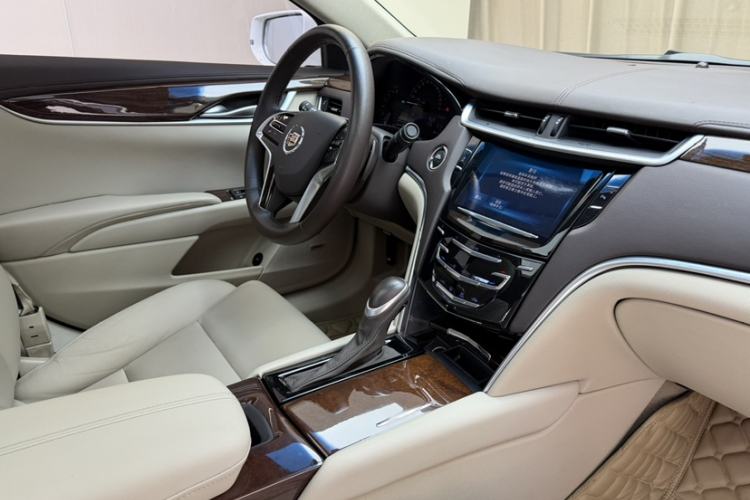 Used Cadillac XTS 2015 28T Comfort Model Interior 6