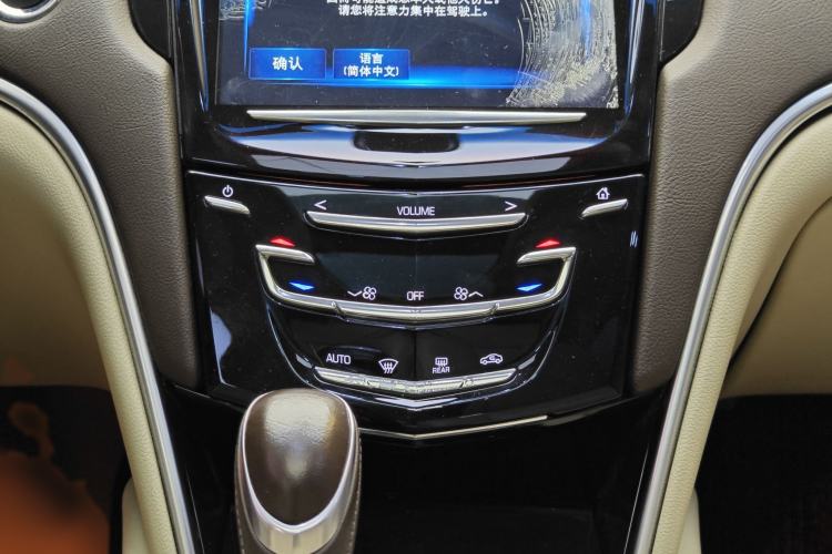 Used Cadillac XTS 2015 28T Comfort Model Interior 6