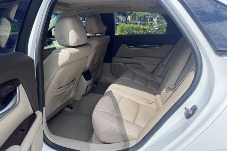 Used Cadillac XTS 2015 28T Comfort Model Interior 7