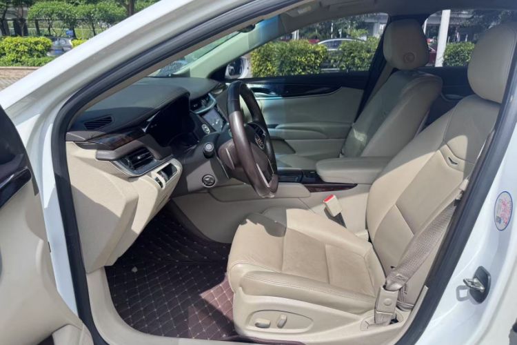 Used Cadillac XTS 2015 28T Comfort Model Interior 8