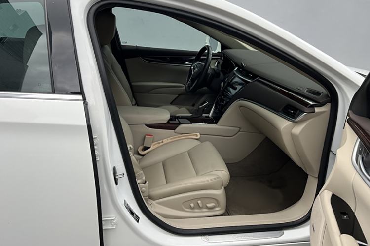Used Cadillac XTS 2015 28T Elite Model Interior 9