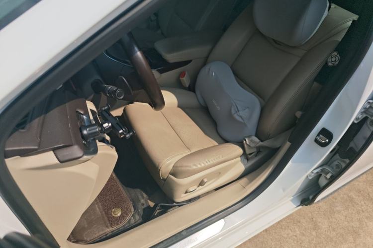 Used Cadillac XTS 2015 28T Comfort Model Left Front Seat