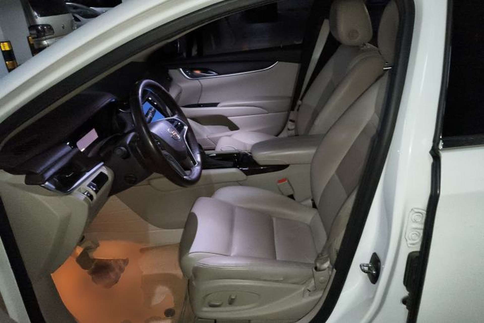 Used Cadillac XTS 2015 28T Comfort Model Left Front Seat