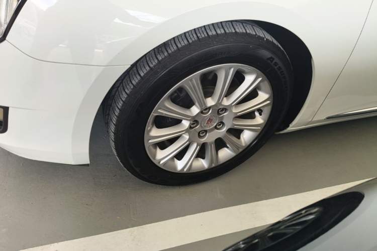Used Cadillac XTS 2015 28T Comfort Model Left Front Wheel Hub