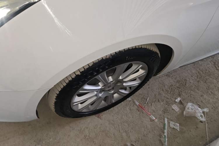 Used Cadillac XTS 2015 28T Comfort Model Left Front Wheel Hub
