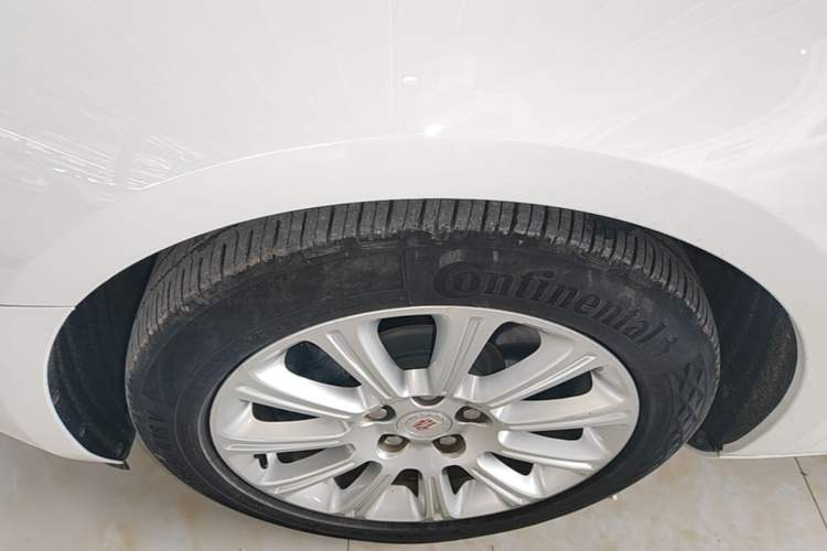 Used Cadillac XTS 2015 28T Luxury Model Left Front Wheel Hub