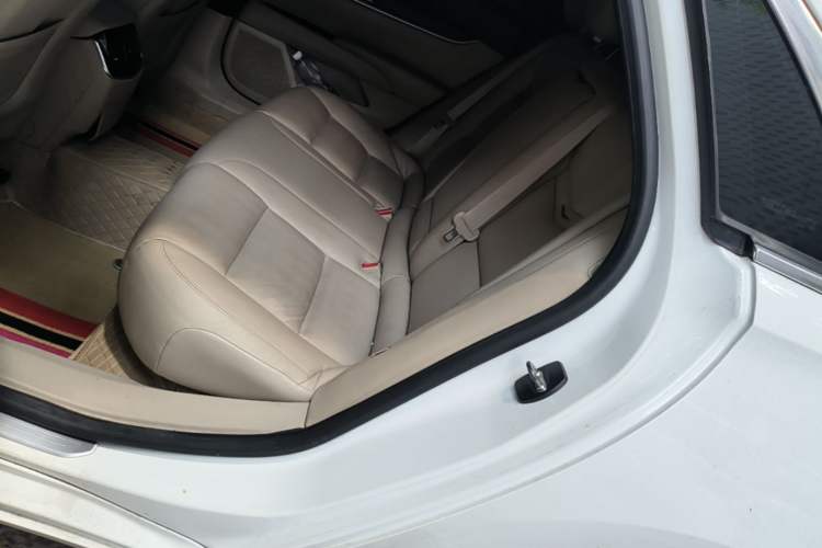 Used Cadillac XTS 2015 28T Comfort Model Left Rear Seat